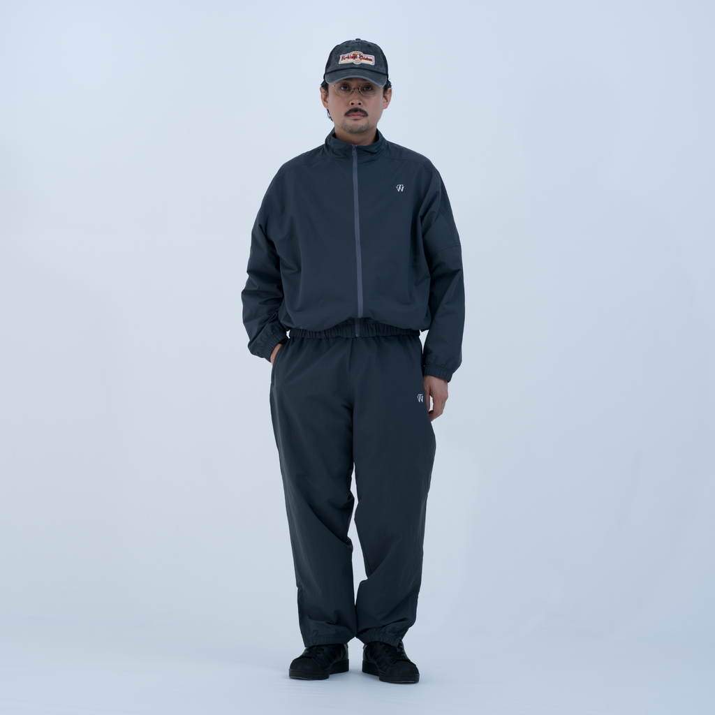 トラックスーツ